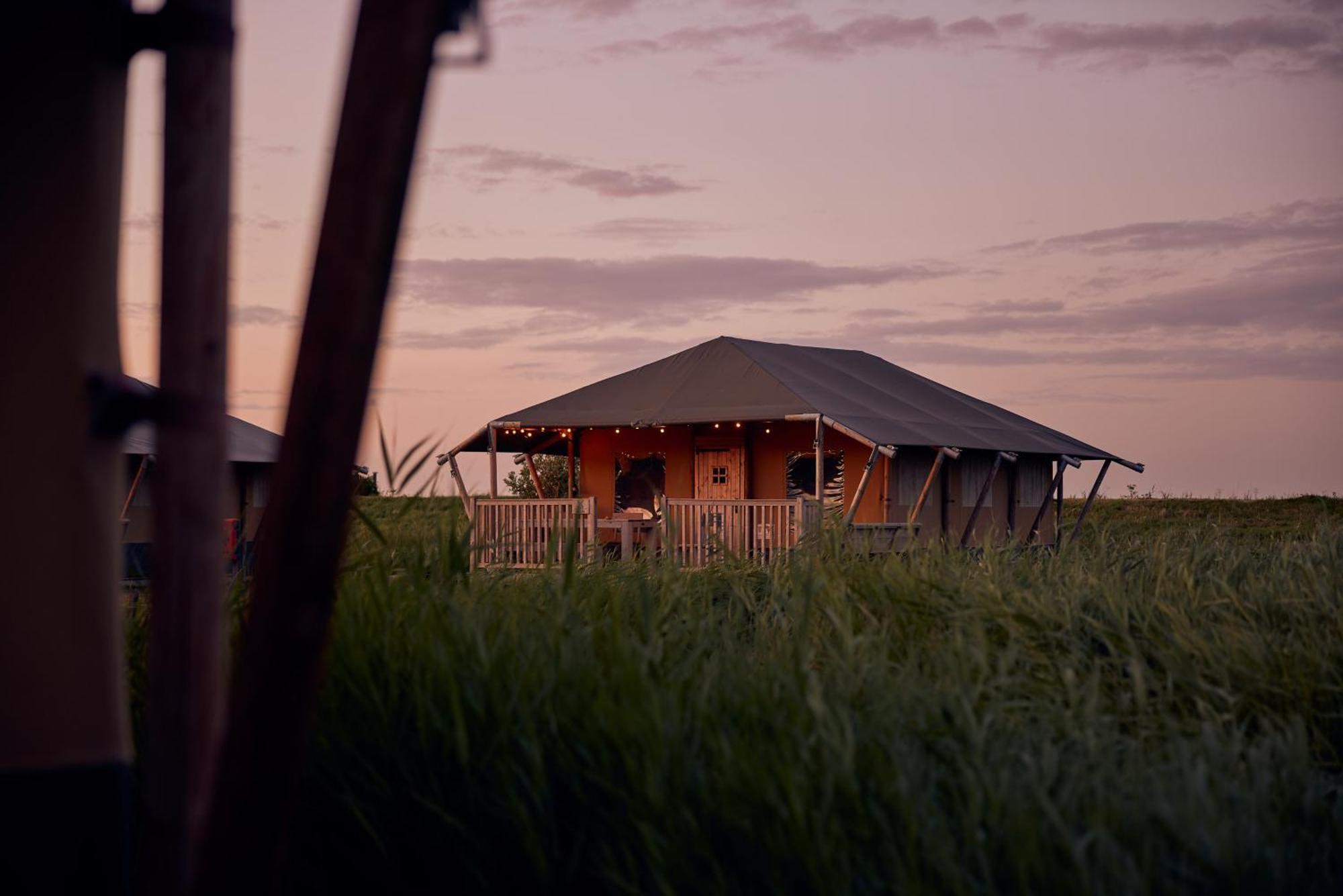 Luxury tent Dutchen Erfgoedpark De Hoop Glamping Uitgeest